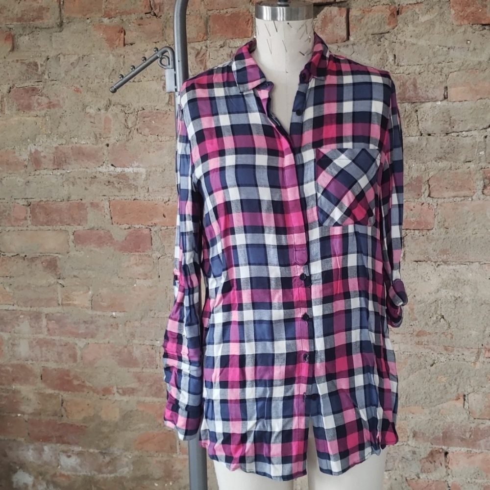 Long sleeved plaid button up blouse